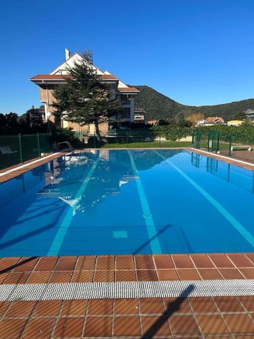 Playa De Berria -Apartamento Con Piscina Y Vistas Al Mar Santoña Zewnętrze zdjęcie