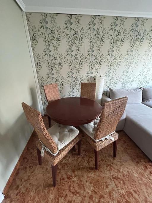 Playa De Berria -Apartamento Con Piscina Y Vistas Al Mar Santoña Zewnętrze zdjęcie
