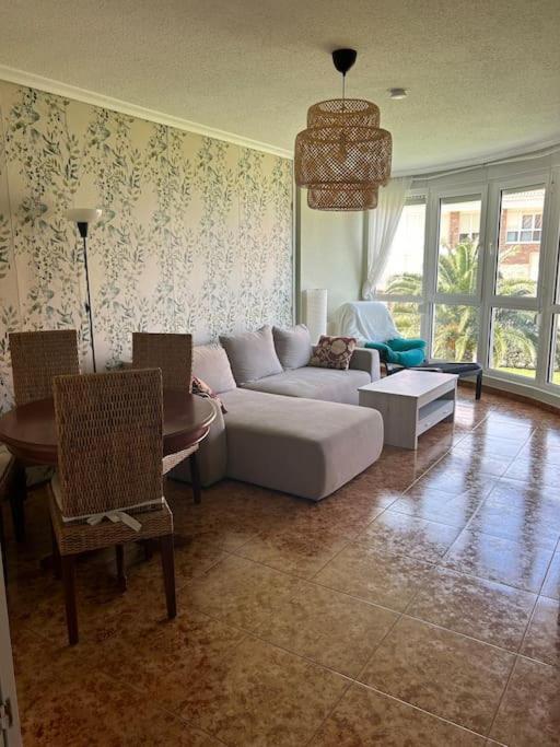 Playa De Berria -Apartamento Con Piscina Y Vistas Al Mar Santoña Zewnętrze zdjęcie