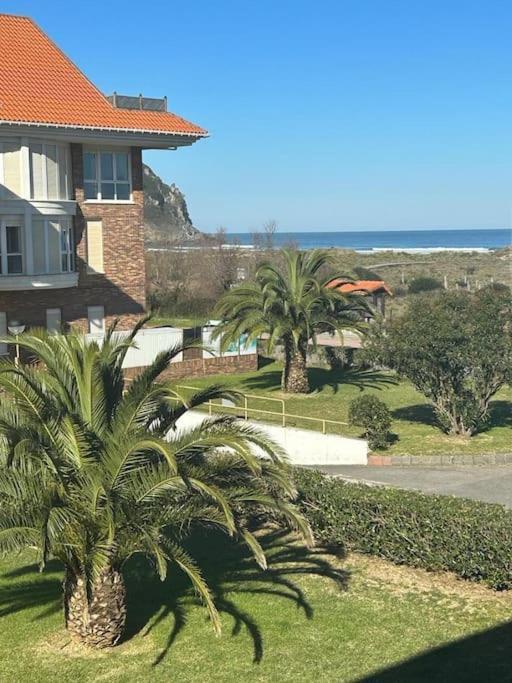 Playa De Berria -Apartamento Con Piscina Y Vistas Al Mar Santoña Zewnętrze zdjęcie