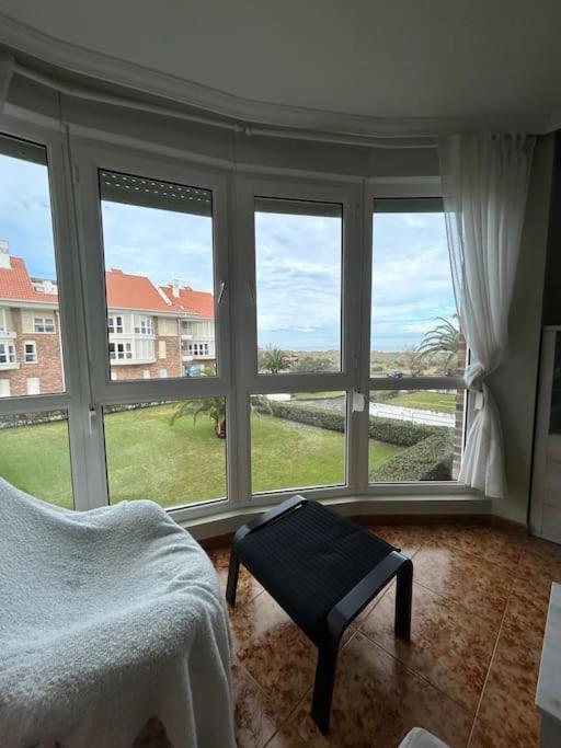 Playa De Berria -Apartamento Con Piscina Y Vistas Al Mar Santoña Zewnętrze zdjęcie