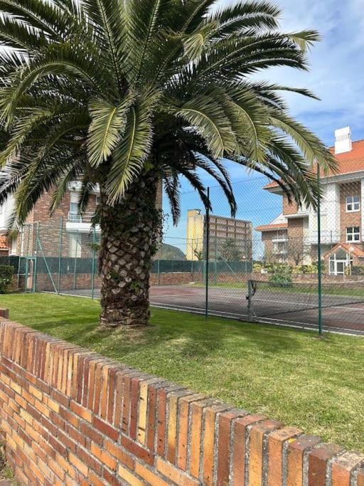 Playa De Berria -Apartamento Con Piscina Y Vistas Al Mar Santoña Zewnętrze zdjęcie