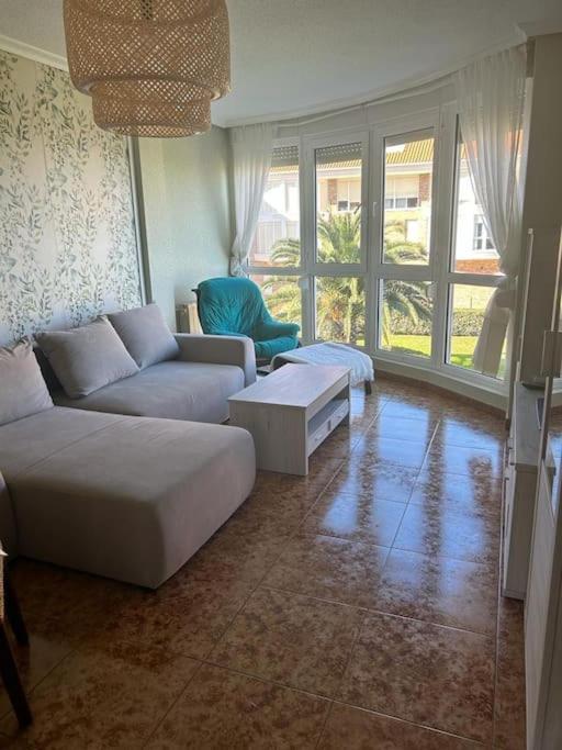 Playa De Berria -Apartamento Con Piscina Y Vistas Al Mar Santoña Zewnętrze zdjęcie